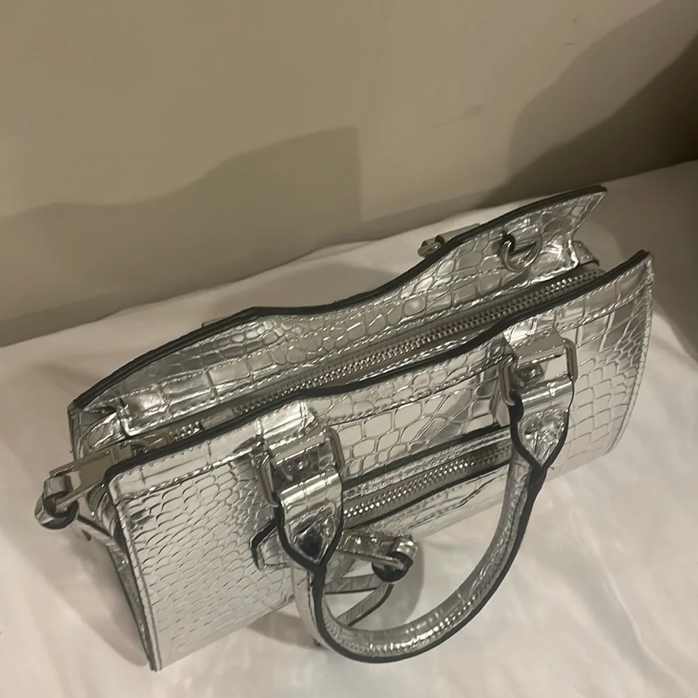 Silver Purse - Picture 2 of 3